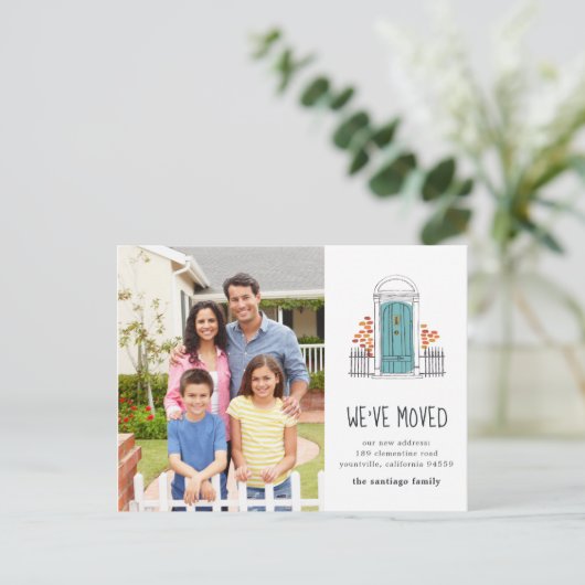 Faire-part de déplacement de porte bleue (Debout devant)
