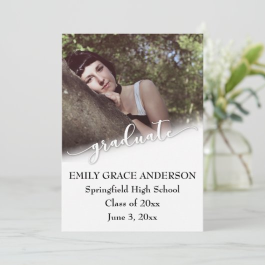 Faire-part de diplôme avec script moderne (Debout devant)