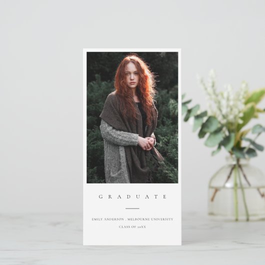 FAIRE-PART DE DIPLÔME PHOTO MINIMAL PROPRE CHIC (Debout devant)