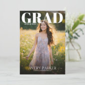 Faire-part de graduation de magazine moderne Invit (Debout devant)