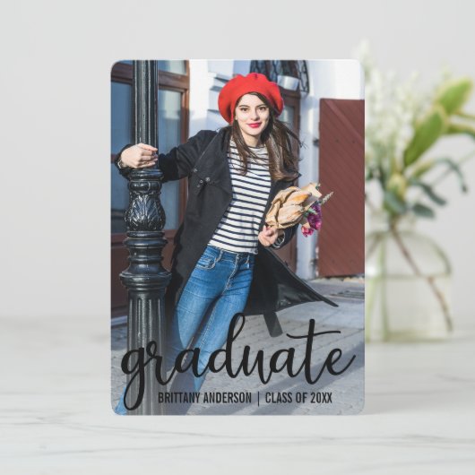 Faire-part de graduation de script moderne R (Debout devant)