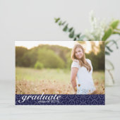 Faire-part de graduation en bleu de la marine clas (Debout devant)