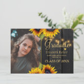 Faire-part de graduation en bois de grange de tour (Debout devant)