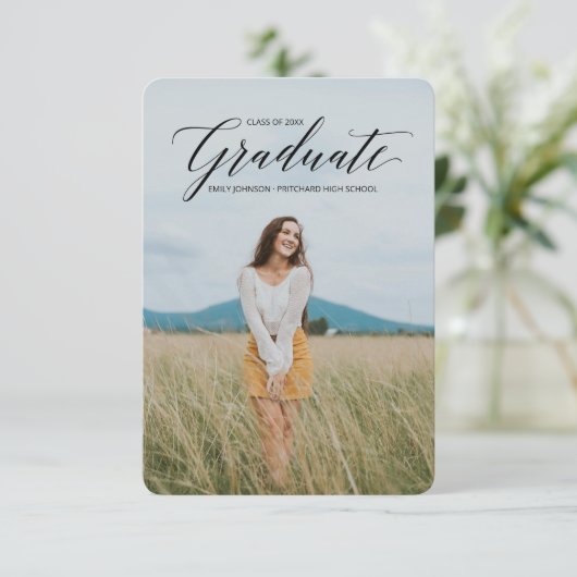 Faire-part de graduation en calligraphie simple et (Debout devant)