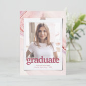 Faire-part de graduation en typographie moderne (Debout devant)