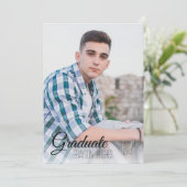 Faire-part de graduation moderne et élégante (Debout devant)