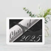 Faire-part de graduation noir et blanc (Debout devant)