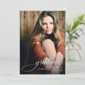 Faire-part de graduation photo de script tendance (Debout devant)