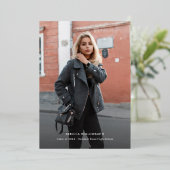 Faire-part de graduation photo moderne (Debout devant)