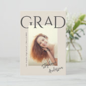 Faire-part de graduation photo simple moderne (Debout devant)
