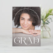 Faire-part de graduation photo simple moderne (Debout devant)