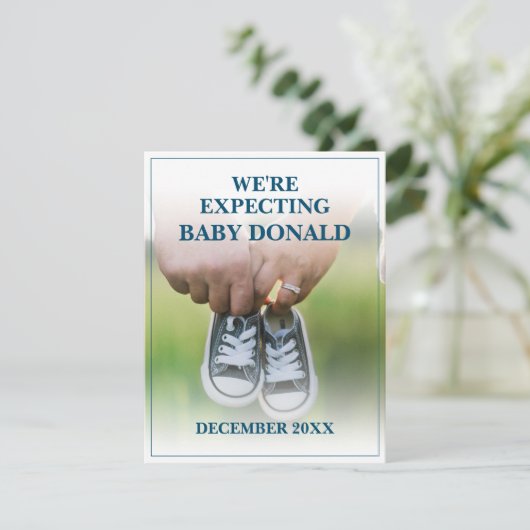 Faire-part de grossesse avec chaussures pour bébés (Debout devant)