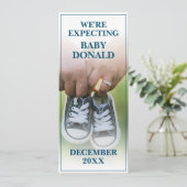 Faire-part de grossesse avec chaussures pour bébés (Debout devant)