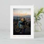 Faire-part de lettre photo or Sauvegardez la date (Debout devant)