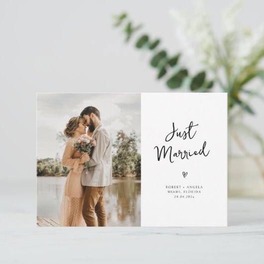 faire-part de mariage à l'écriture en forme de coe (Debout devant)