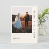 Faire-part de mariage avec une typographie élégant (Debout devant)