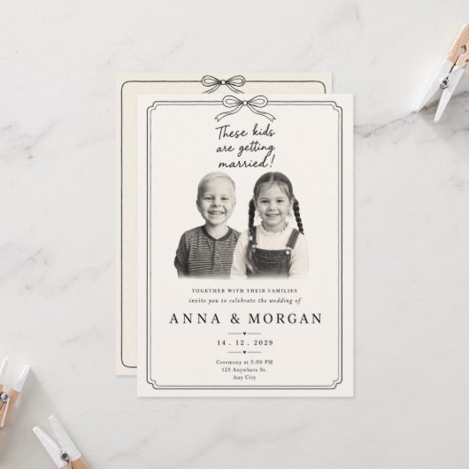 Faire-part de mariage de l'enfance noir et blanc v (Devant/Arrière en situation)