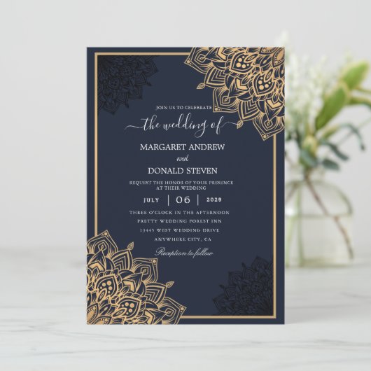 Faire-part de mariage de mandala d'or (Debout devant)