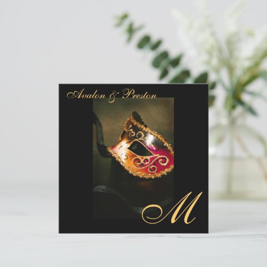 Faire-part de mariage de monogramme d'or de masque (Debout devant)