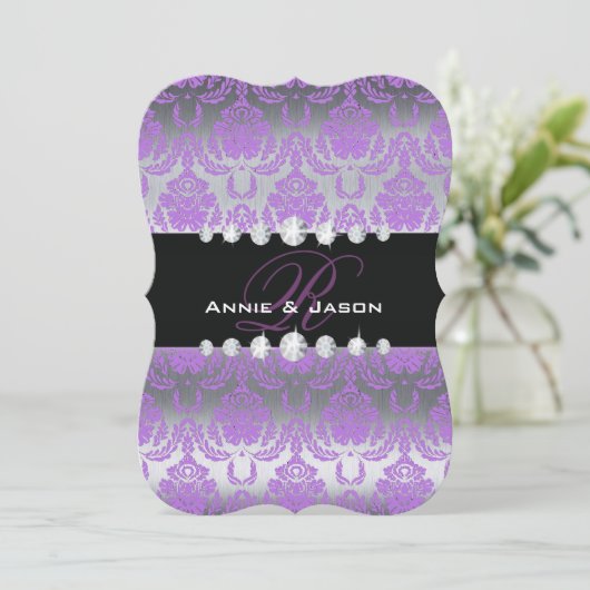 Faire-part de mariage de monogramme pourpre damass (Debout devant)