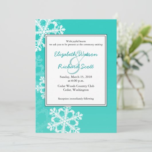 Faire-part de mariage de Noël aux flocons de neige (Debout devant)