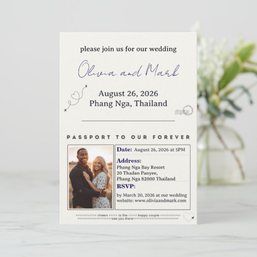 Faire-part de mariage de passeport - Marine & Gold (Debout devant)