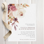 Faire-part de mariage floral rose et ivoire poussi<br><div class="desc">Une jolie faire-part de mariage avec un grand arrangement de fleurs d'aquarelle en ivoire,  rose poussiéreux et aubergine. L'inverse est en aubergine solide.</div>