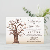 Faire-part de mariage initiale sculptée dans l'arb (Debout devant)