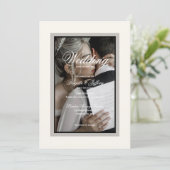 Faire-part de mariage moderne à script simple (Debout devant)