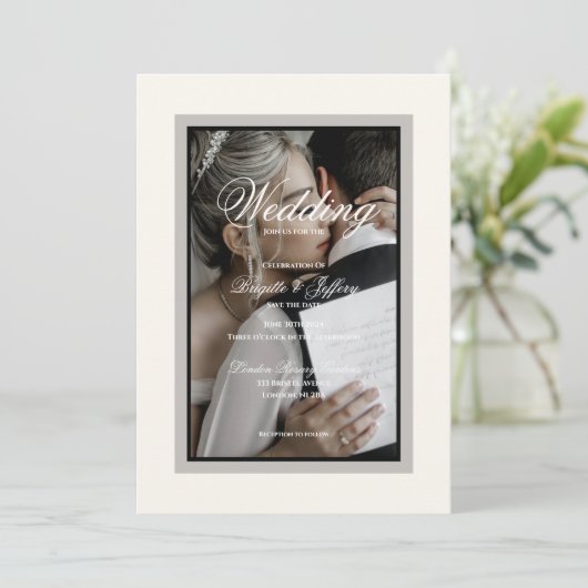 Faire-part de mariage moderne à script simple (Debout devant)