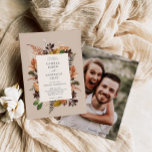 Faire-part de mariage photo Rustic Fall Foliage<br><div class="desc">Prenez les teintes chaudes et les sensations douillettes de l'automne lors de votre journée spéciale avec notre Rustic Fall Foliage Mariage Photo Invitation. Idéal pour ceux qui adorent le charme rustique intemporel de la chute. Cliquez sur le bouton "Customiser plus" pour modifier. Objets correspondants dans notre magasin Conception de la...</div>