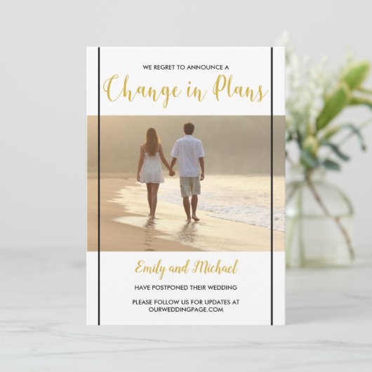 Faire-part de mariage reporté en noir et or (Debout devant)