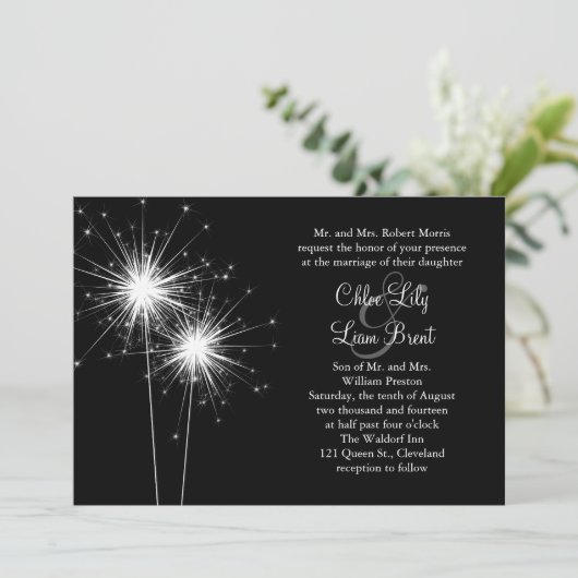Faire-part de mariage Sparkler (noir) (Debout devant)