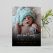 Faire-part de naissance à deux photos avec feuille (Debout devant)