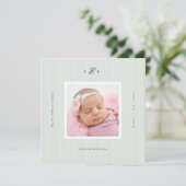 Faire-part de naissance avec photo et monogramme m (Debout devant)