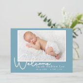 Faire-part de naissance de bébé bleu moderne (Debout devant)