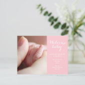 Faire-part de naissance fille avec monogramme rose (Debout devant)