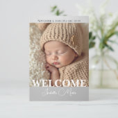 Faire-part de naissance moderne gris et blanc avec (Debout devant)