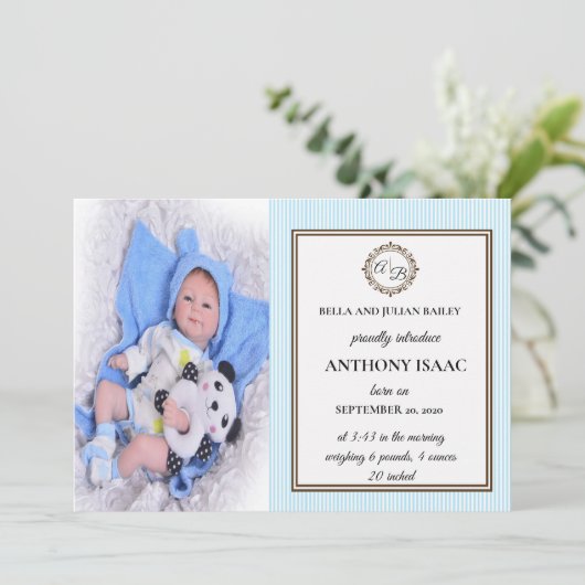 Faire-part de naissance monogramme (Debout devant)