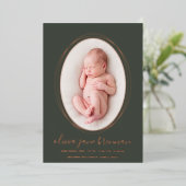 Faire-part de naissance ovale en or rose moderne (Debout devant)