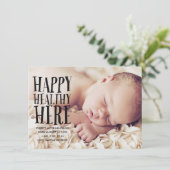 Faire-part de naissance photo en lettres noires (Debout devant)