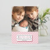 Faire-part de naissance photo en rayures rose et b (Debout devant)