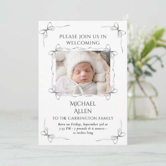 Faire-part de naissance photo neutre noir et blanc (Debout devant)