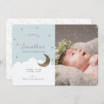 Faire-part de naissance photo Stars & Moon Blue Bo<br><div class="desc">La faire-part de naissance photo de ce mignon bébé garçon présente un arrière - plan bleu clair avec des étoiles de parties scintillant en faux or, la lune en croissant et des nuages blancs. L'envers présente un arrière - plan blanc imitant des motifs de points aléatoires en or. Personnalisez-vous pour...</div>