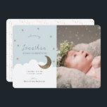 Faire-part de naissance photo Stars & Moon Blue Bo<br><div class="desc">La faire-part de naissance photo de ce mignon bébé garçon présente un arrière - plan bleu clair avec des étoiles de parties scintillant en faux or, la lune en croissant et des nuages blancs. L'envers présente un arrière - plan blanc imitant des motifs de points aléatoires en or. Personnalisez-vous pour...</div>