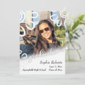 Faire-part de remise de diplôme à fond blanc avec  (Debout devant)