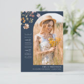 Faire-part de remise de diplôme avec fleur sauvage (Debout devant)