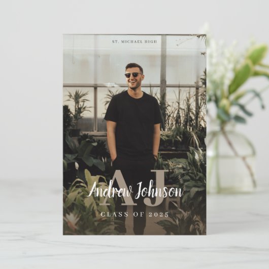 Faire-part de remise de diplôme avec initiales en (Debout devant)