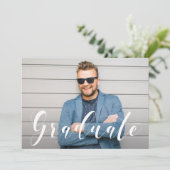 Faire-part de remise de diplôme photo écriture mod (Debout devant)