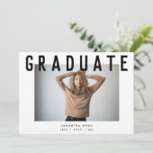 Faire-part design voguish ultra chic smart grad photo announ (Debout devant)